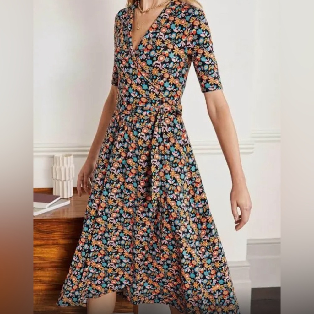 Boden Lavinia Jersey Wrap Dress in Flora Bloom
Size 2